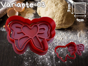 Valentinstag Keks Ausstecher in Herzform mit Schleife, perfekt für liebevolle Backkreationen in der Küche.