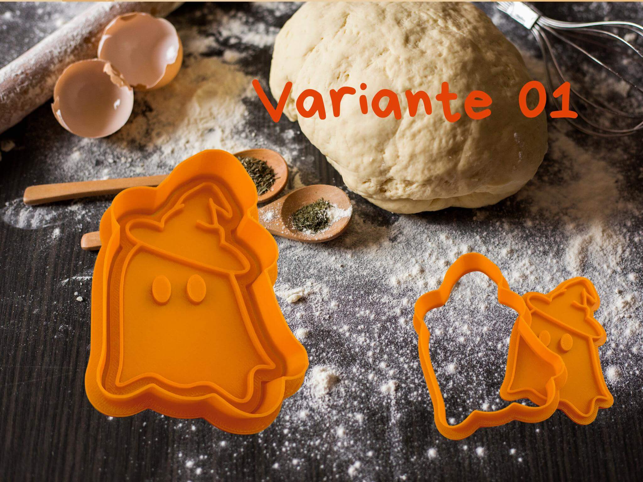 Geister Keks-Ausstecher in Orange mit Hexenhut für Halloween, umgeben von Backutensilien.