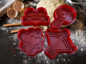 Valentinstag Keks Ausstecher Set mit Herzballon, Liebespfeil, Amor-Bogen und LOVE-Schriftzug, perfekt für romantisches Backen.