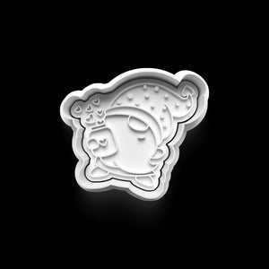 Valentinstag Gnome Keks Ausstecher mit Herzmotiv auf schwarzem Hintergrund, ideal für romantisches Backen und kreative Projekte.