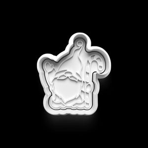 Kecks Ausstecher in Form eines niedlichen Weihnachtsgnoms für festliche Kekse.