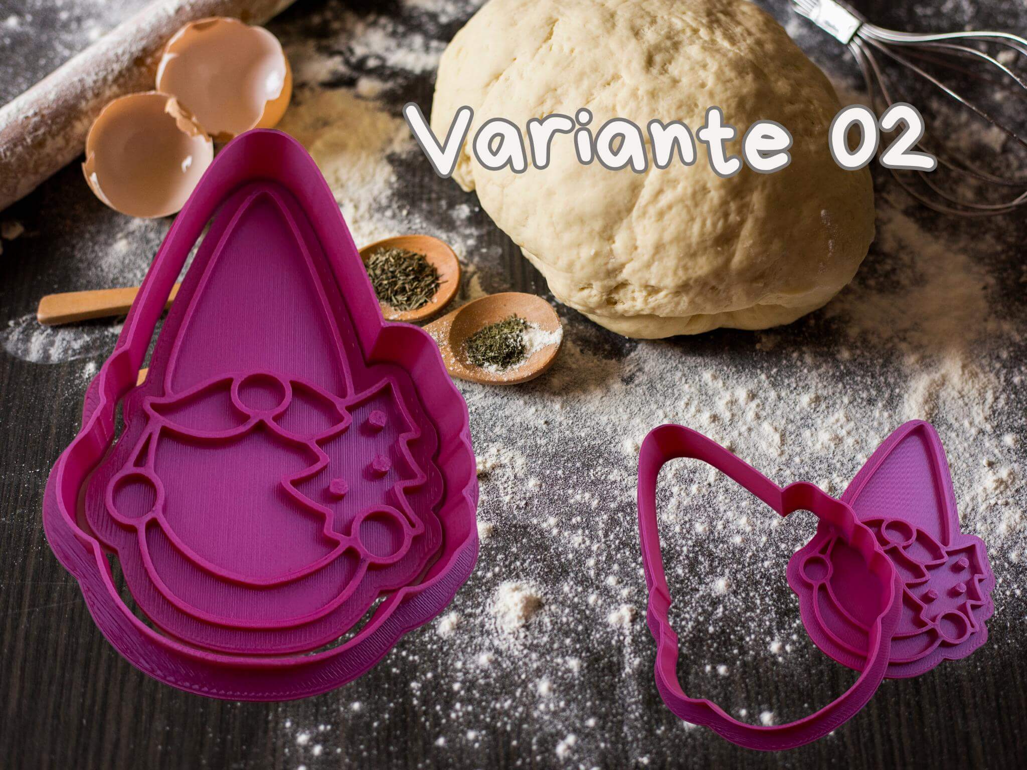 Weihnachtswichtel Keks Ausstecher Set vor Teig und Backzutaten für festliche Plätzchen, Variante 02 in lila.
